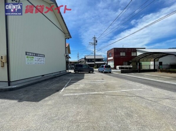 安藤住宅（北側）の物件外観写真